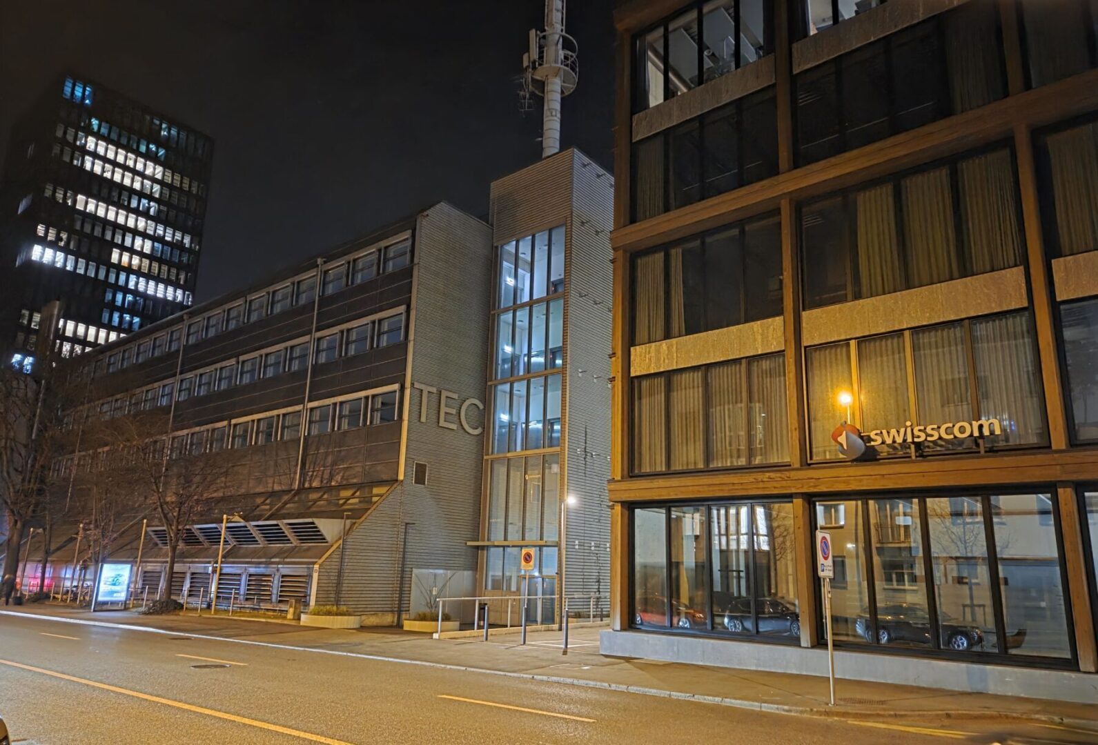 Gebaeude aussen Bas Gro24